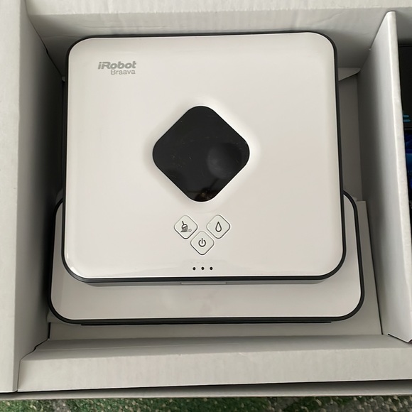 iRobot Braava 320 - good condition - white - Picture 3 of 5